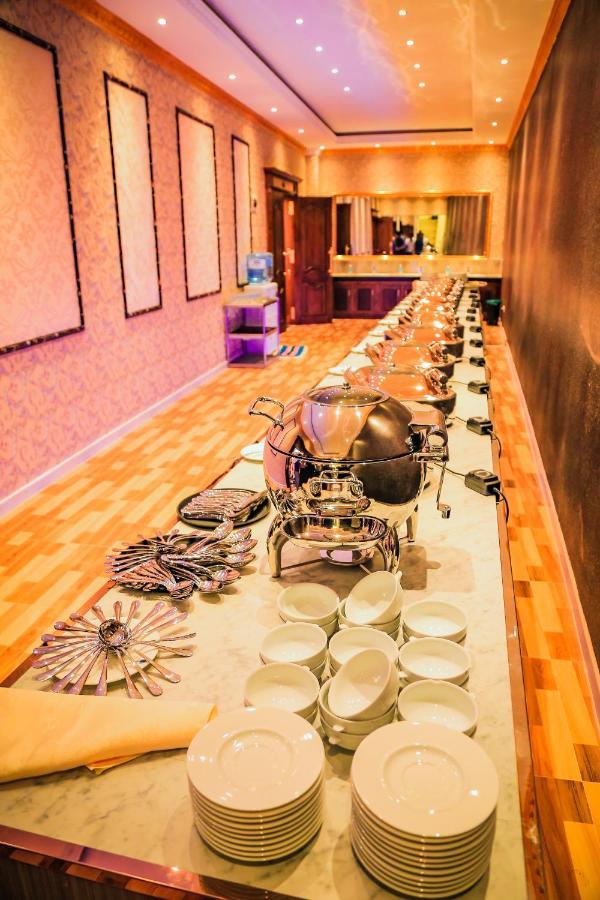 Aurora Banquet And Hotel チラウ エクステリア 写真