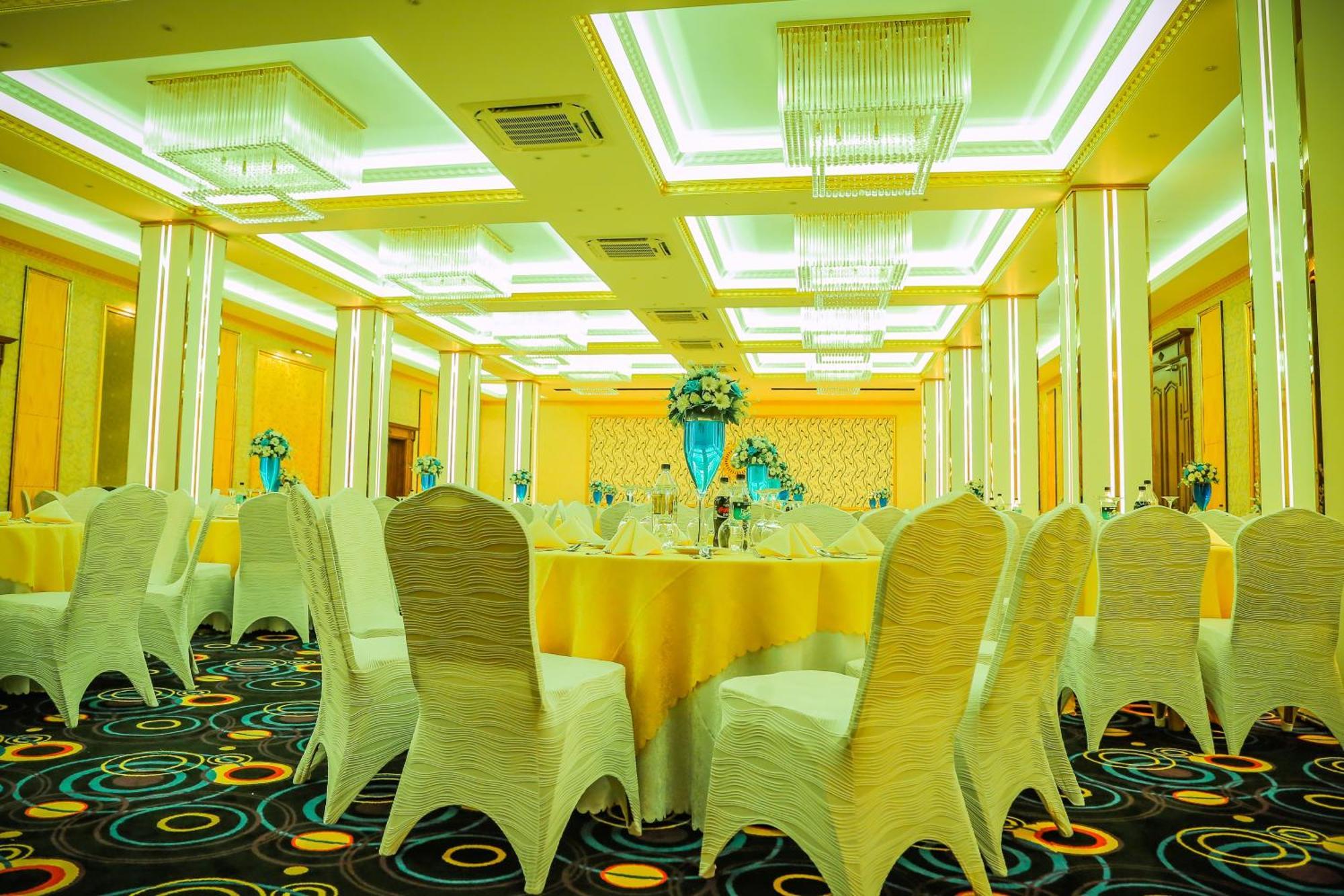 Aurora Banquet And Hotel チラウ エクステリア 写真