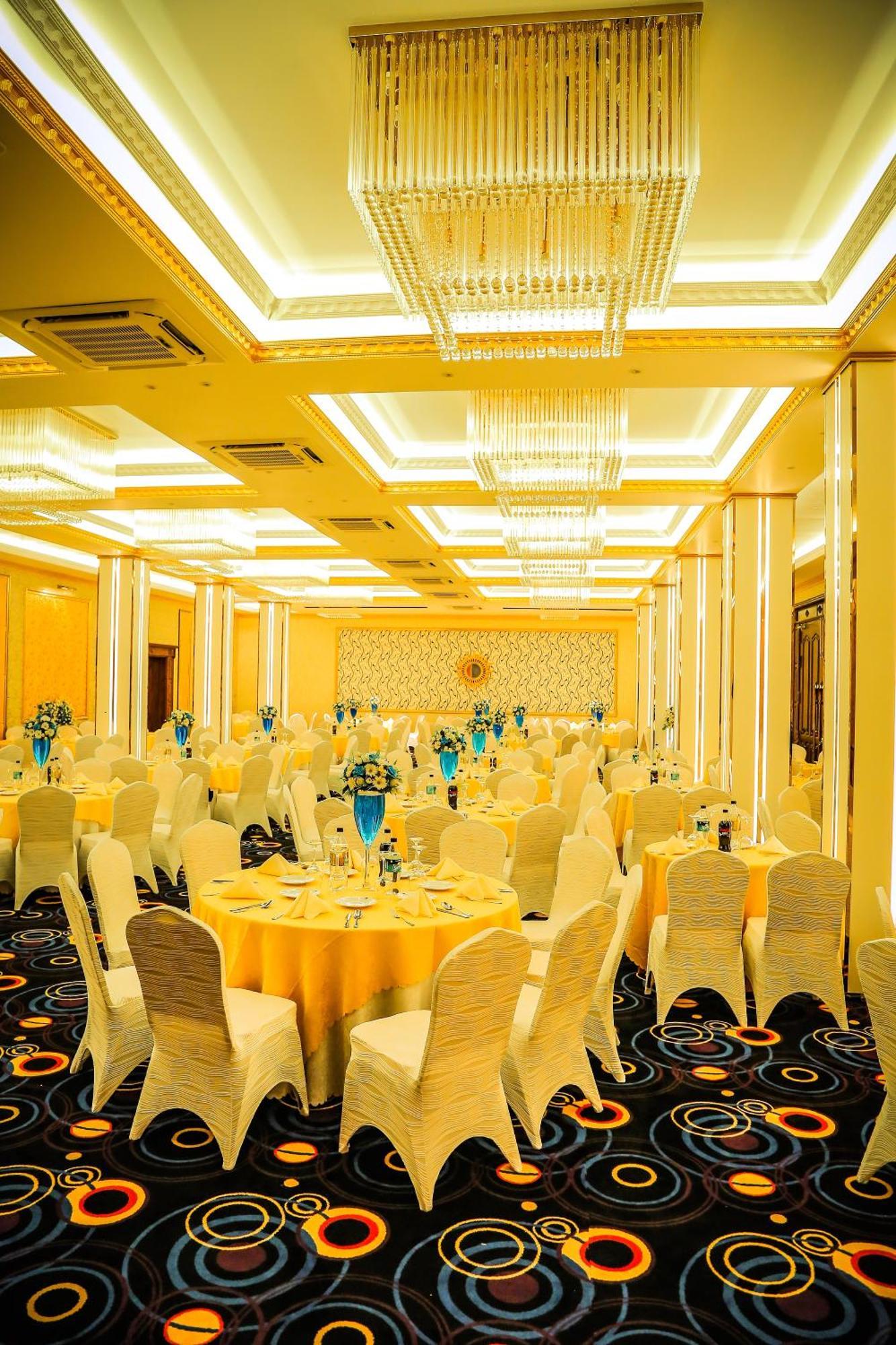 Aurora Banquet And Hotel チラウ エクステリア 写真